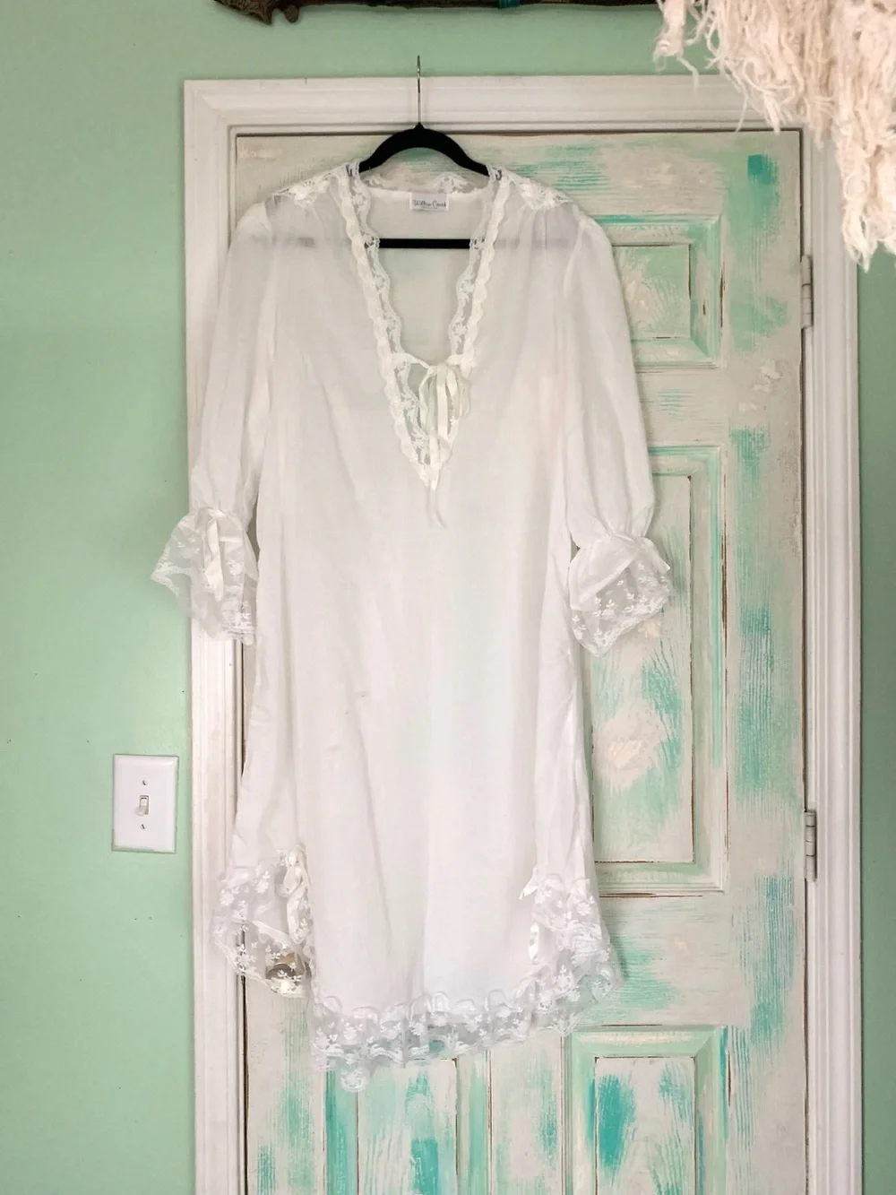 Vintage Willow Creek White Lace Nightgown